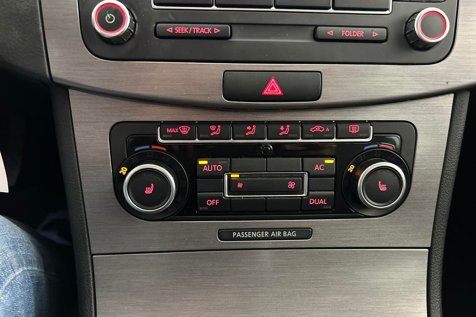 Volkswagen Passat iso kuva 16