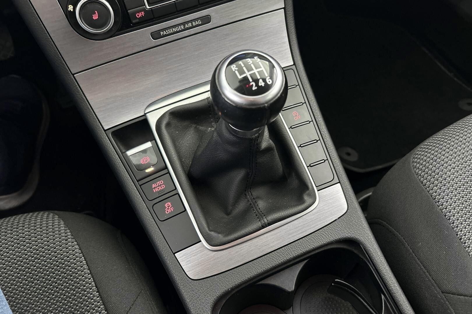 Volkswagen Passat iso kuva 22