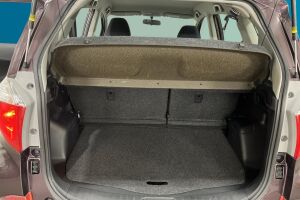 Toyota Verso-S esikatselu 10