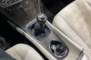 Toyota Avensis esikatselu 16