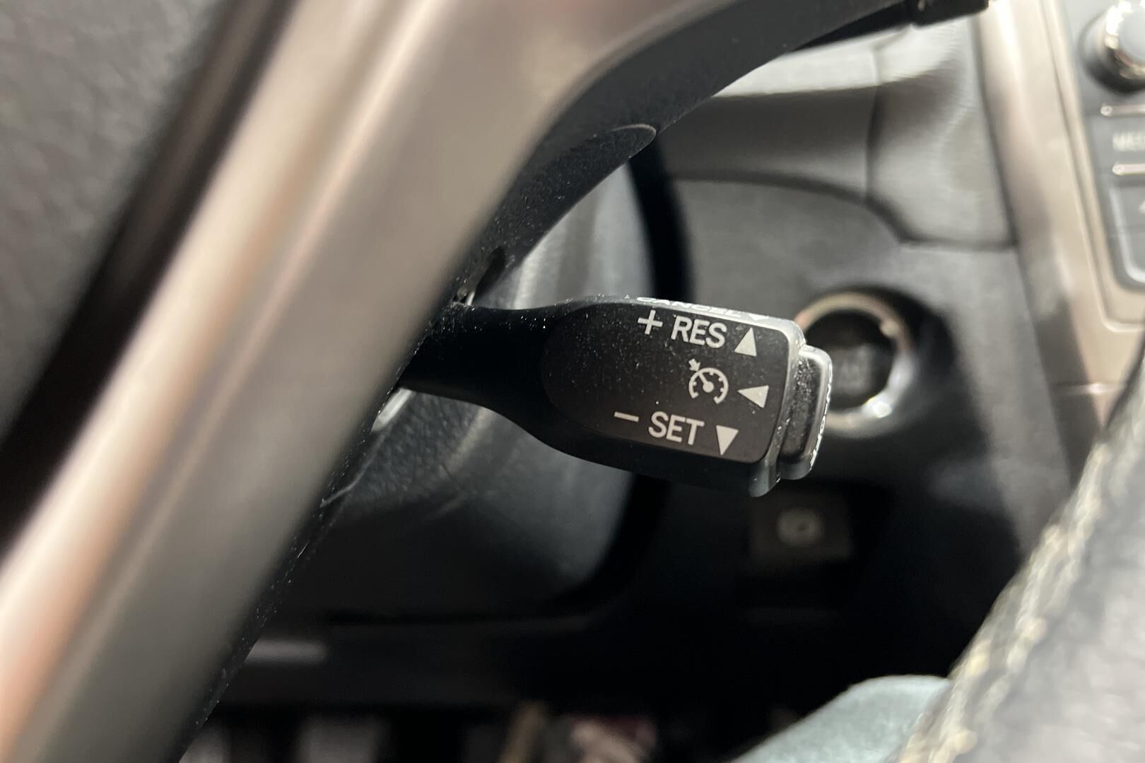 Toyota Avensis iso kuva 28