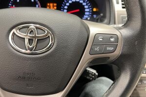 Toyota Avensis esikatselu 18