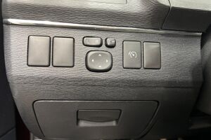 Toyota Avensis esikatselu 19