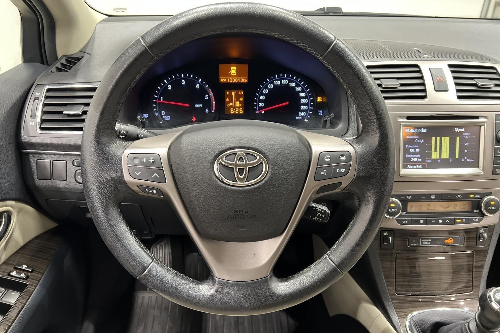 Toyota Avensis iso kuva 23