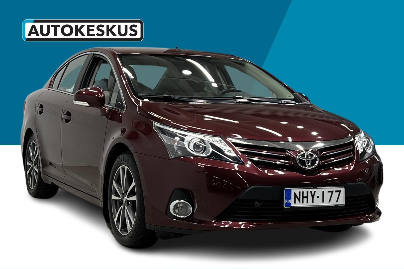 Toyota Avensis iso kuva 2