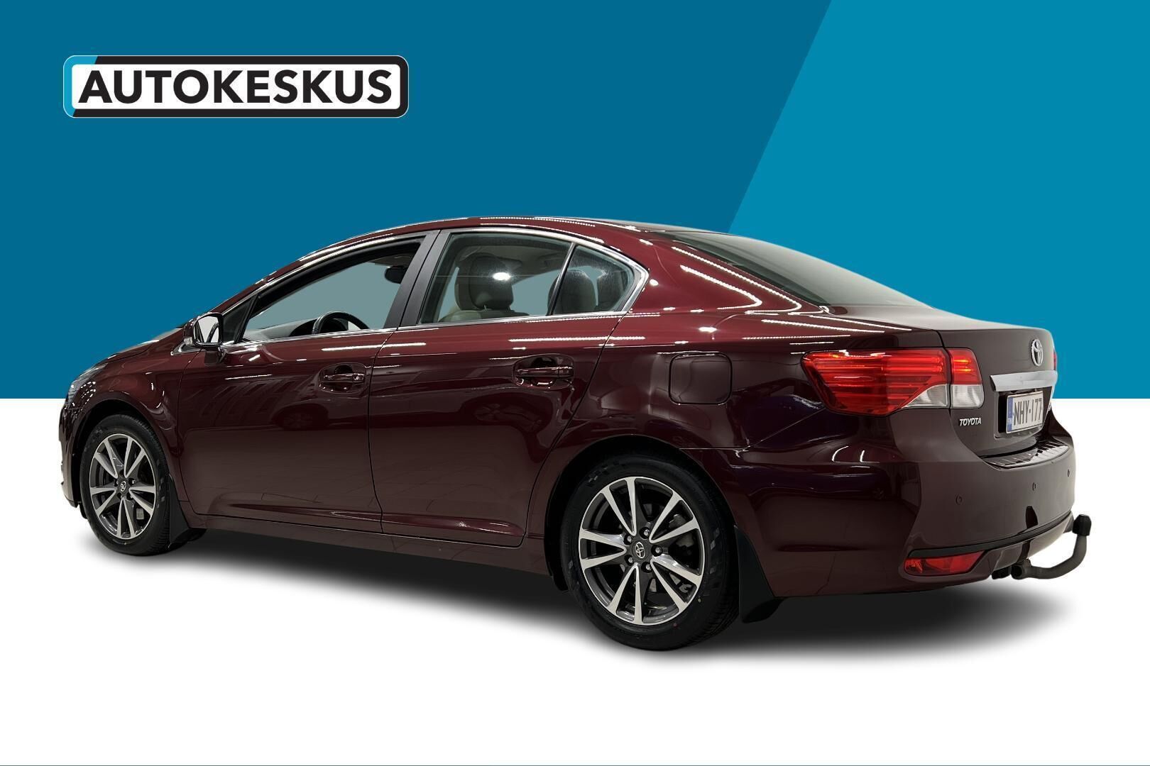 Toyota Avensis iso kuva 6