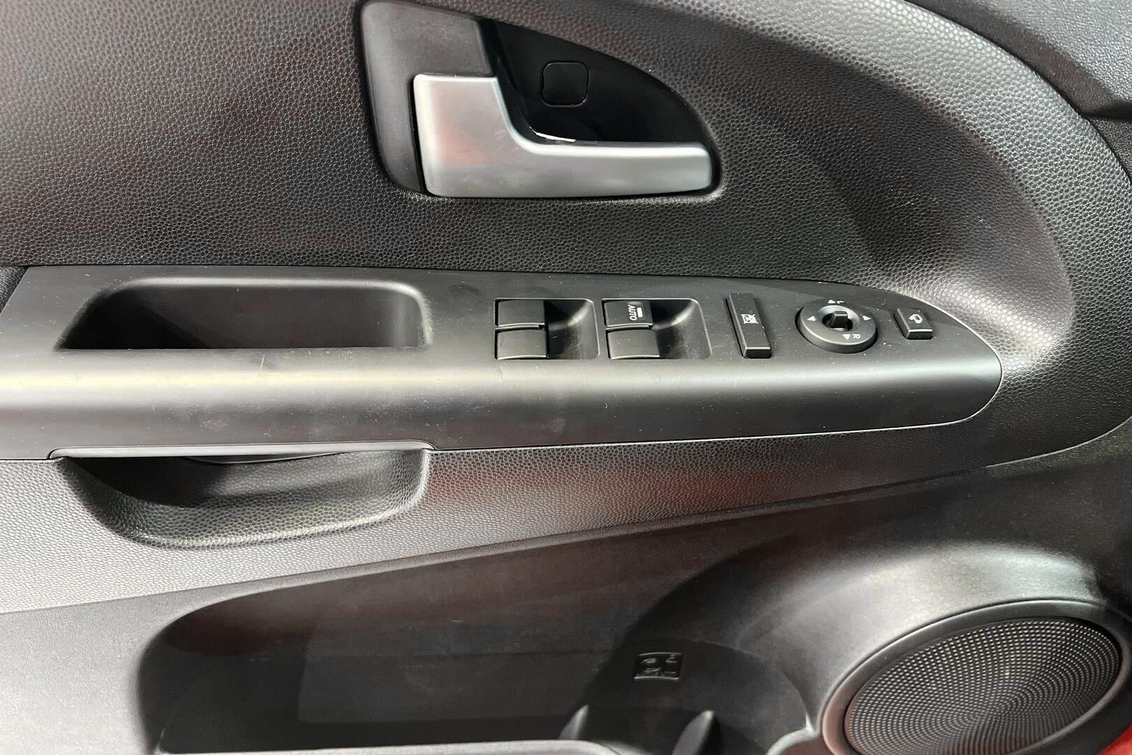 Kia Venga iso kuva 23