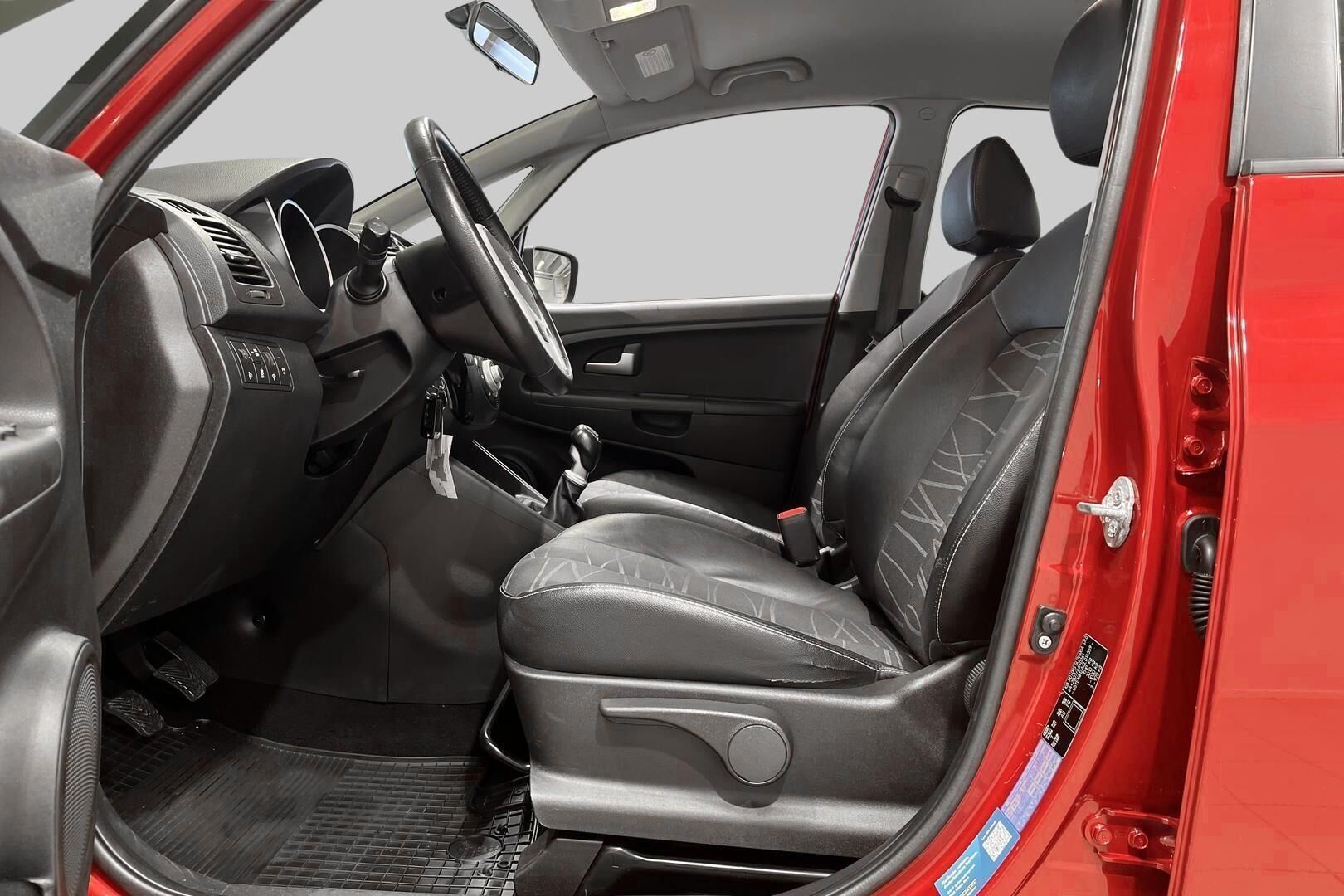 Kia Venga iso kuva 9