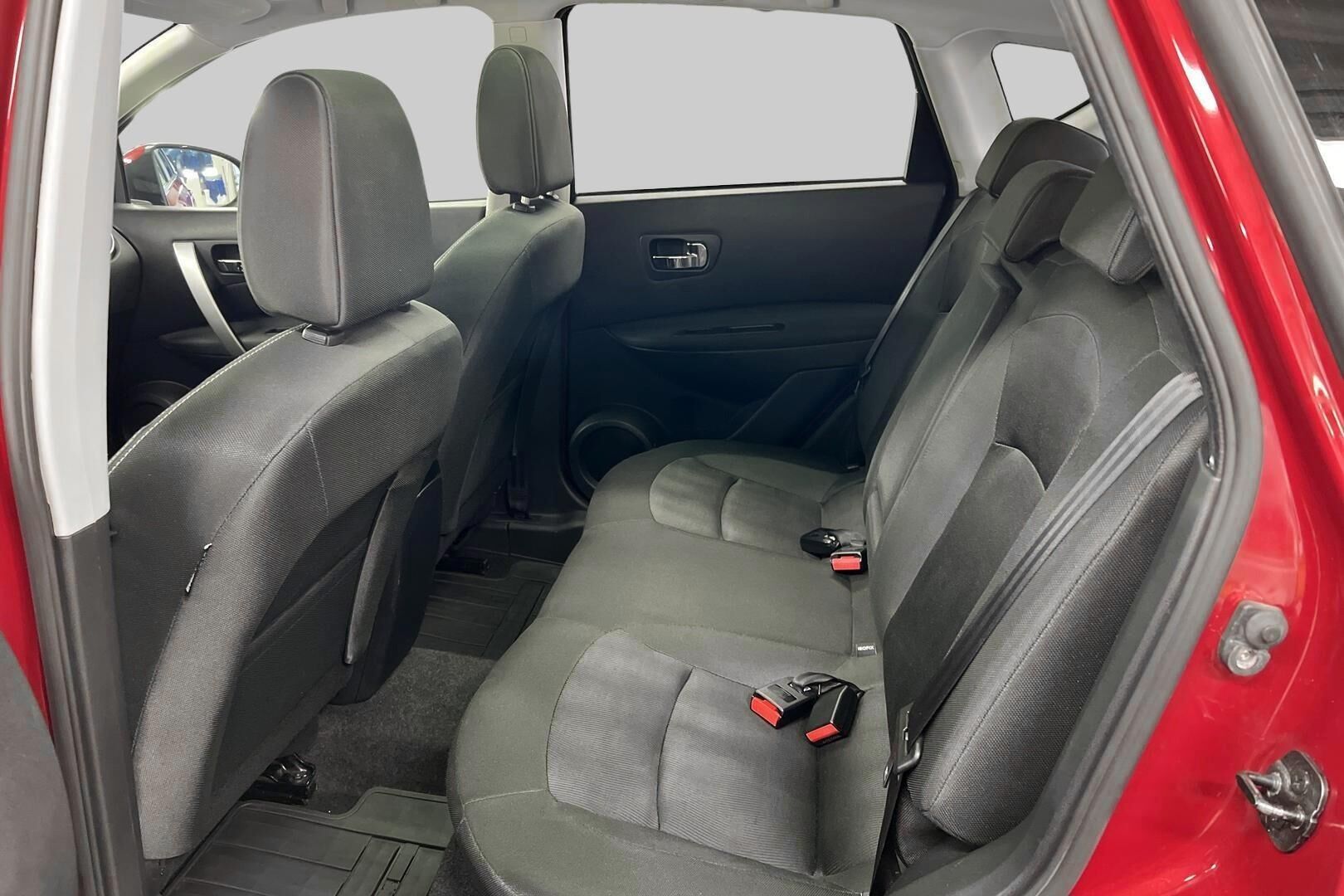 Nissan Qashqai iso kuva 10