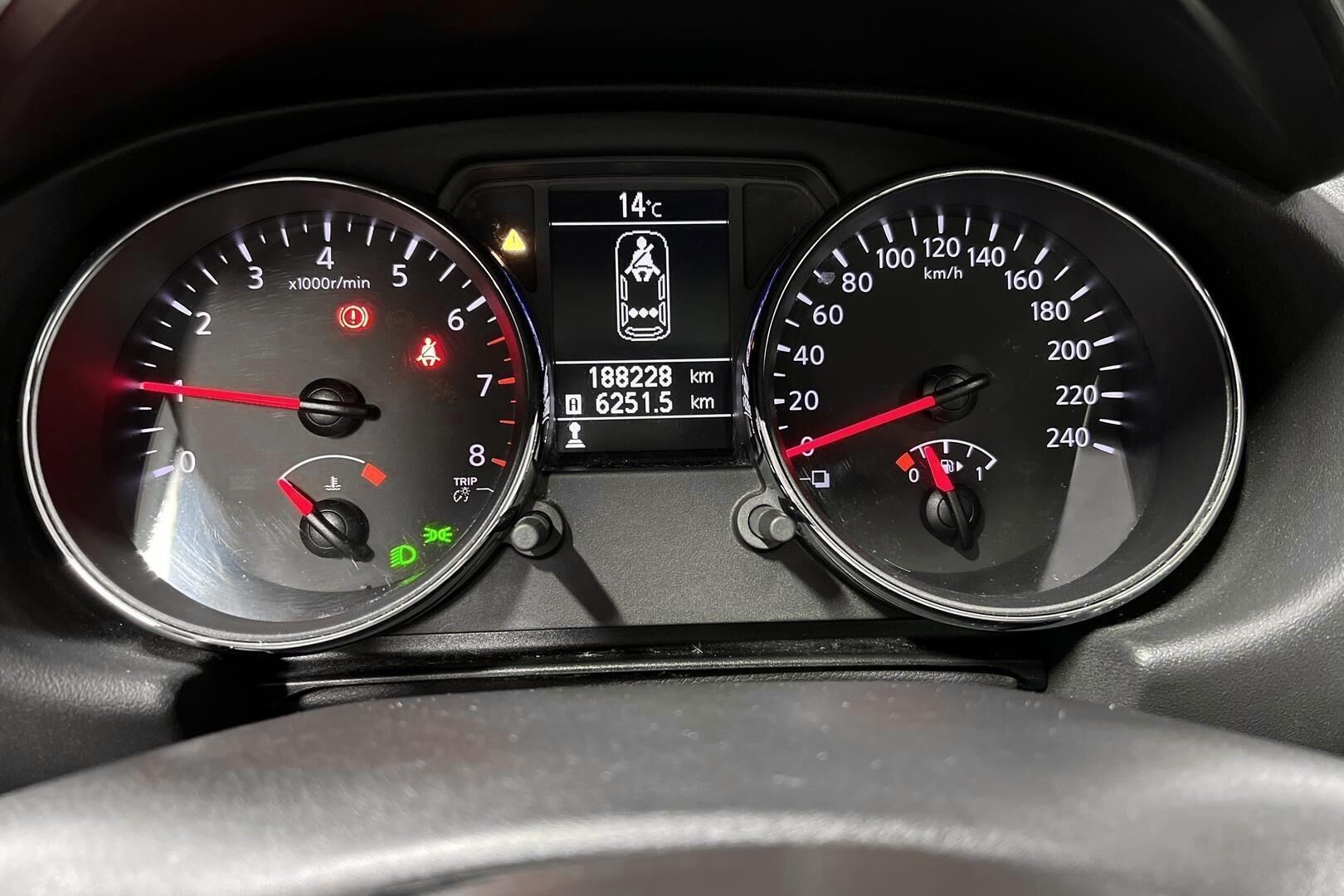 Nissan Qashqai iso kuva 14