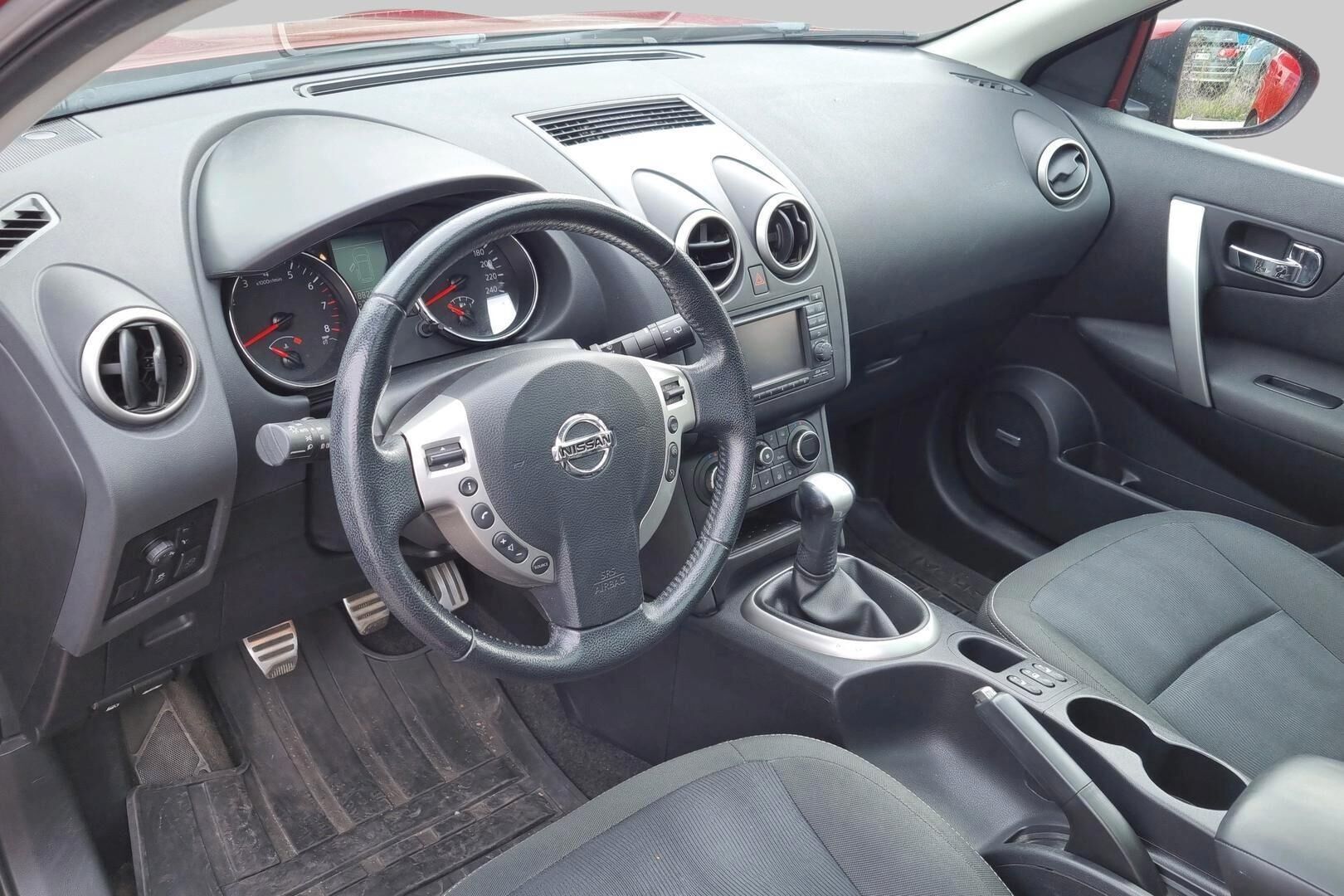 Nissan Qashqai iso kuva 2