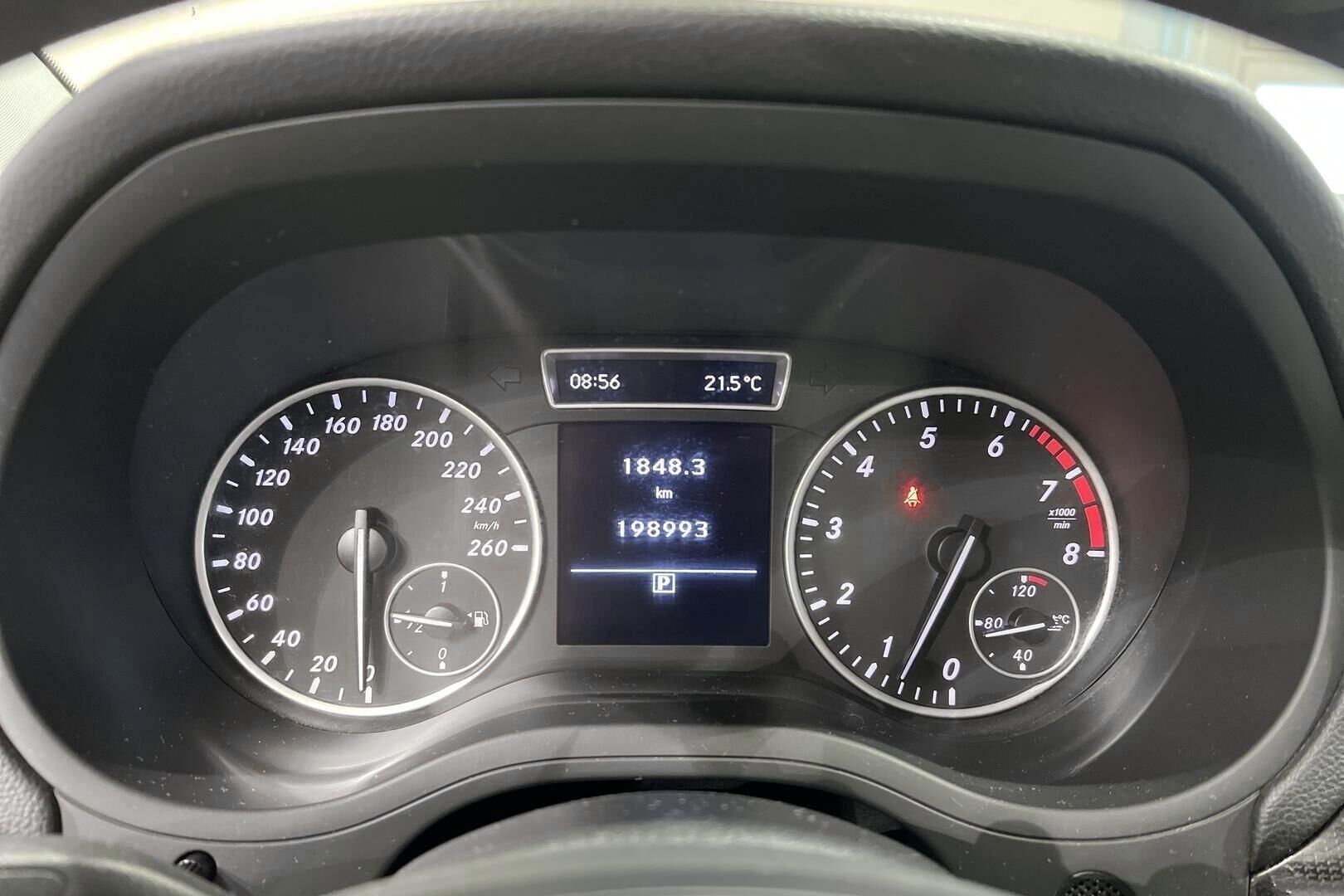 Mercedes-Benz B iso kuva 18