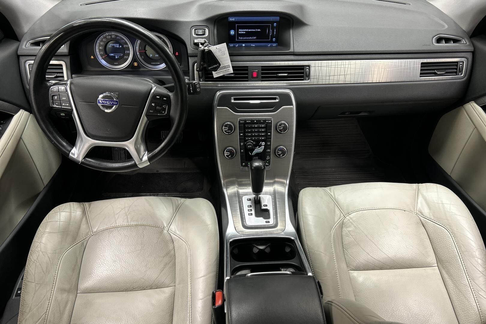 Volvo XC70 iso kuva 10