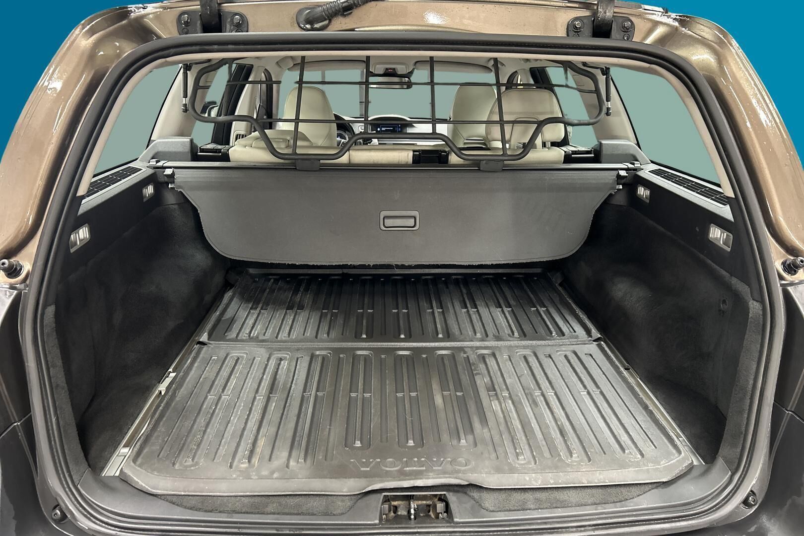 Volvo XC70 iso kuva 11