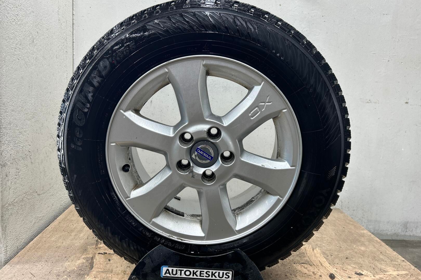 Volvo XC70 iso kuva 12