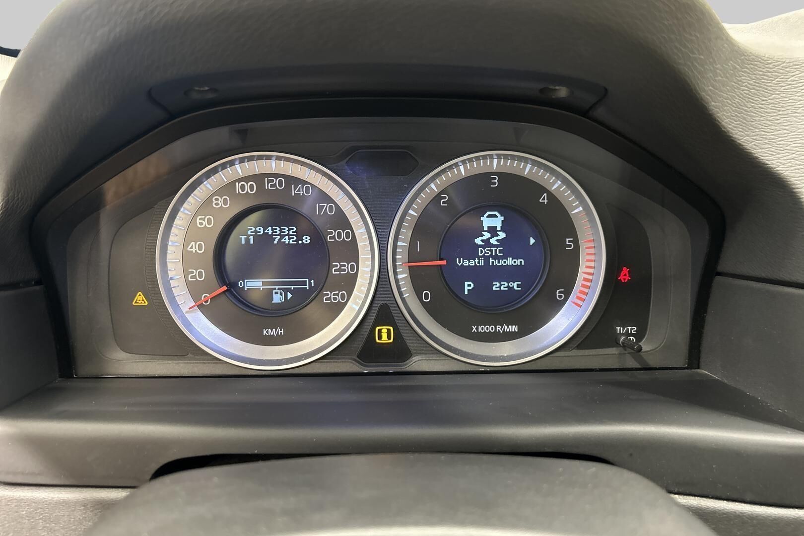Volvo XC70 iso kuva 13