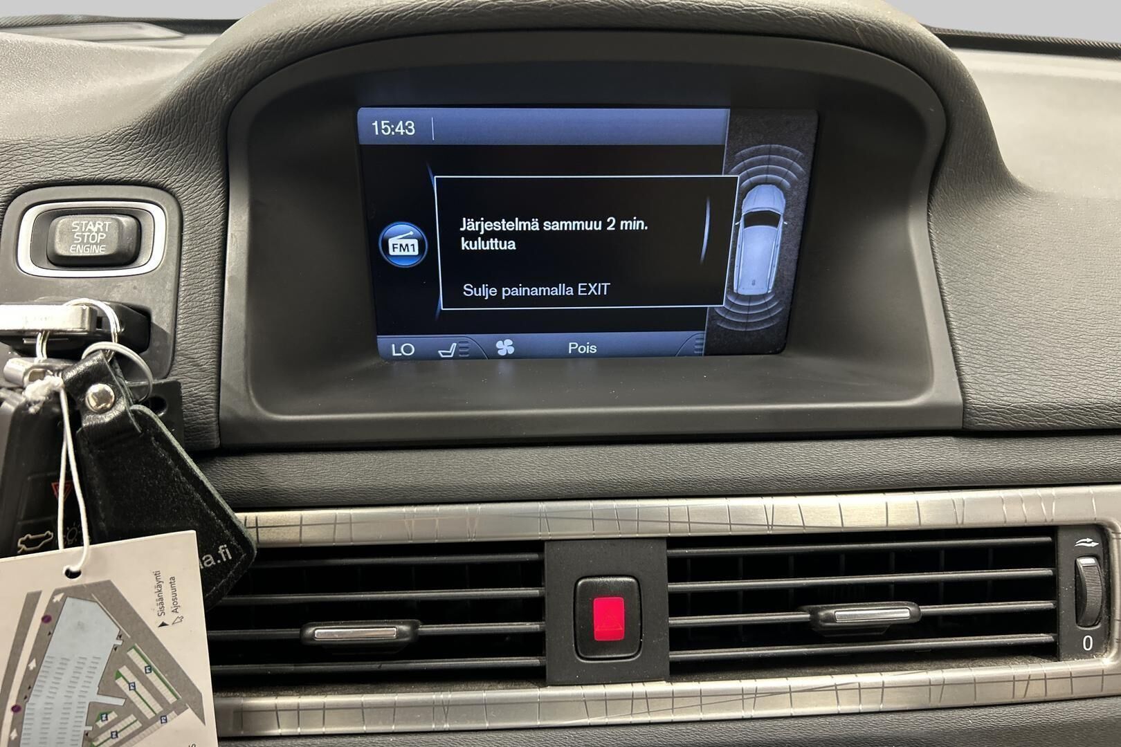 Volvo XC70 iso kuva 17