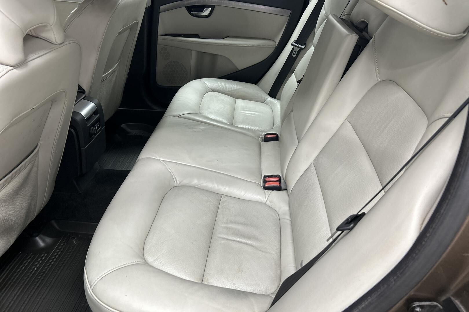 Volvo XC70 iso kuva 9