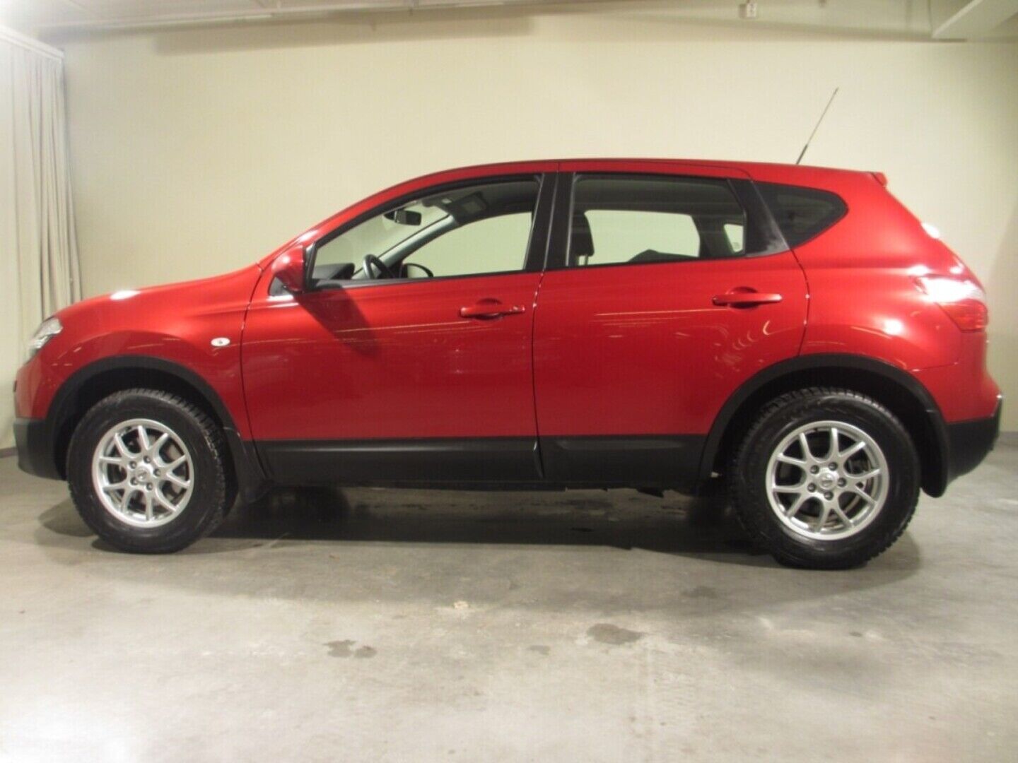 Nissan Qashqai iso kuva 4