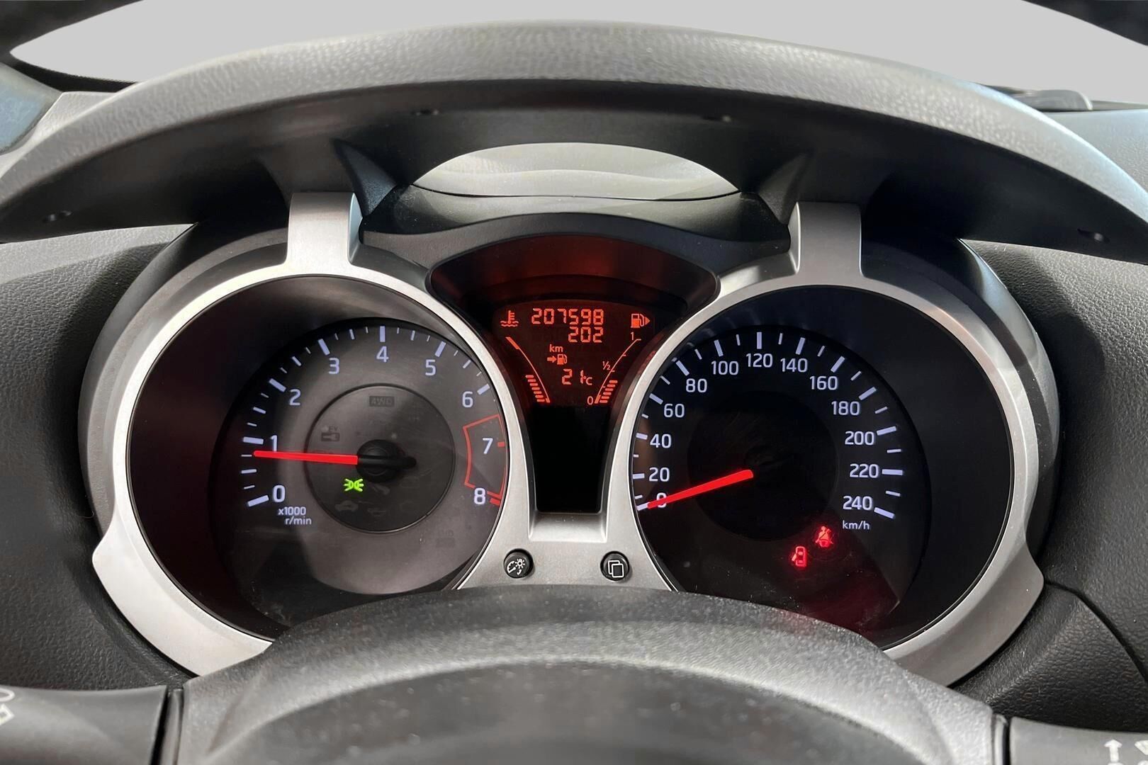 Nissan Juke iso kuva 14