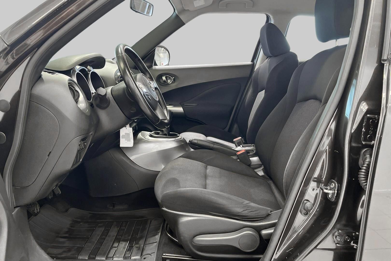 Nissan Juke iso kuva 9