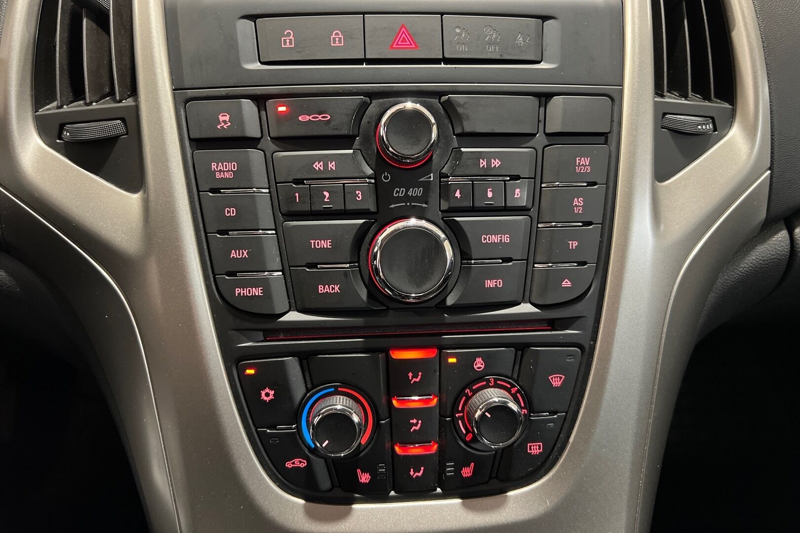 Opel Astra iso kuva 10