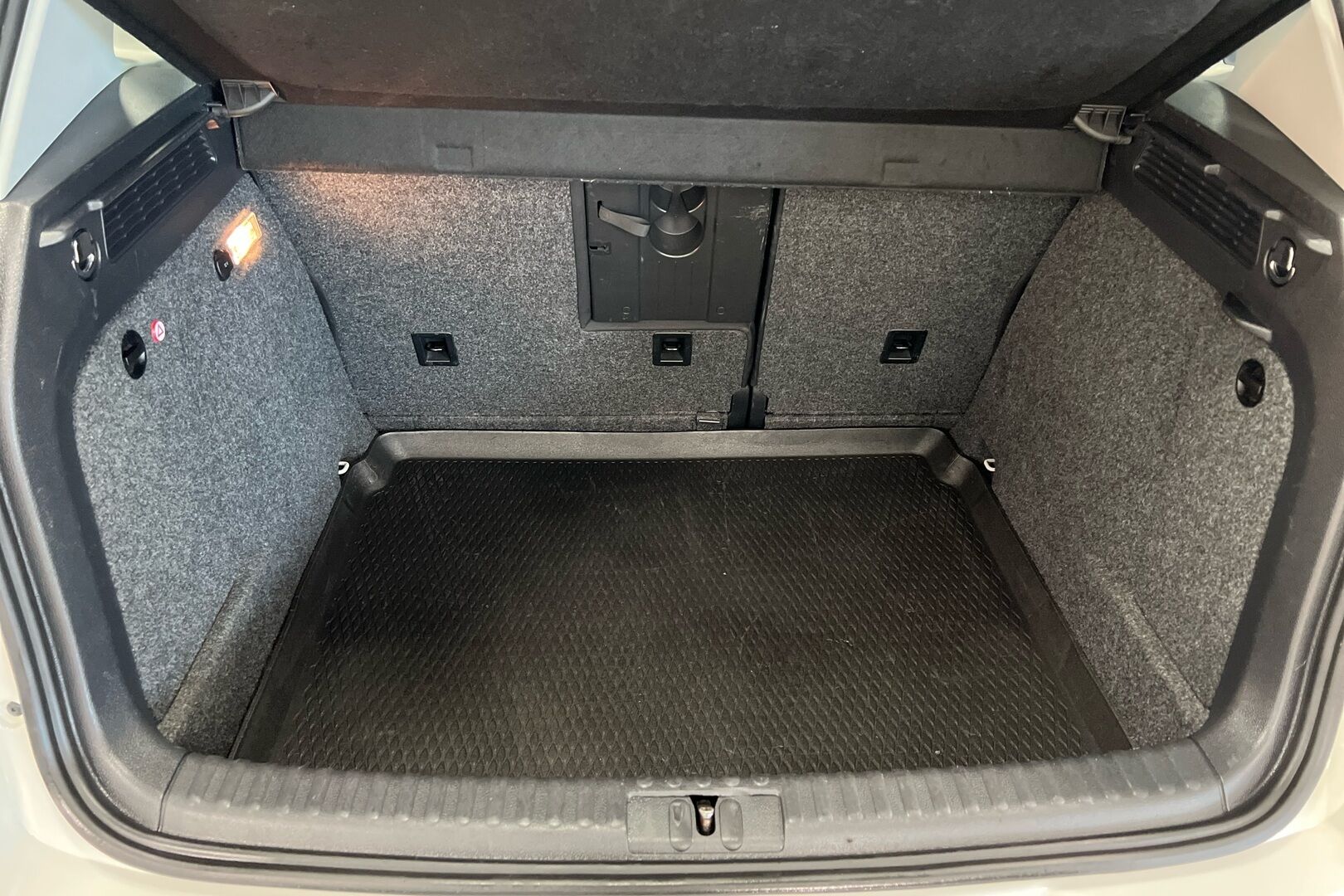 Volkswagen Tiguan iso kuva 10