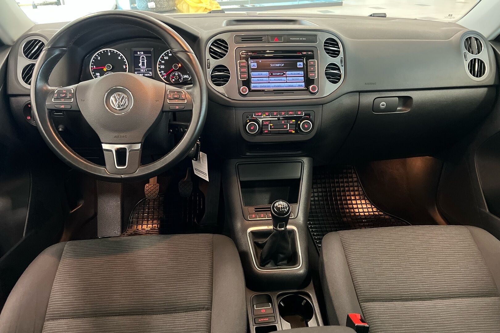 Volkswagen Tiguan iso kuva 19
