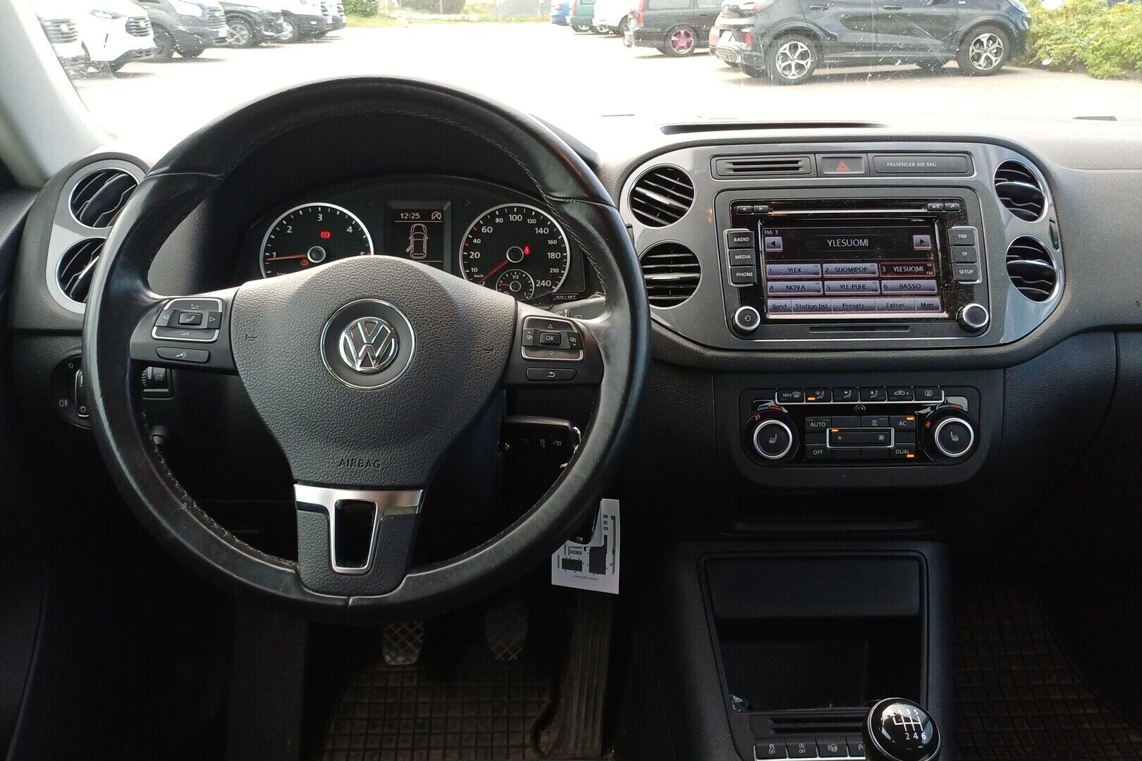 Volkswagen Tiguan iso kuva 2