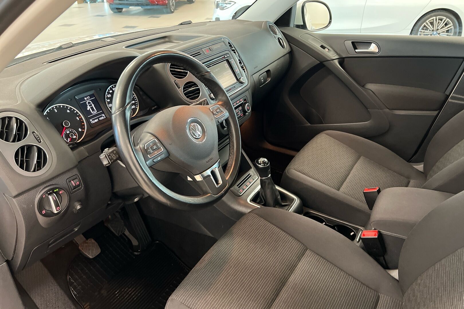 Volkswagen Tiguan iso kuva 7
