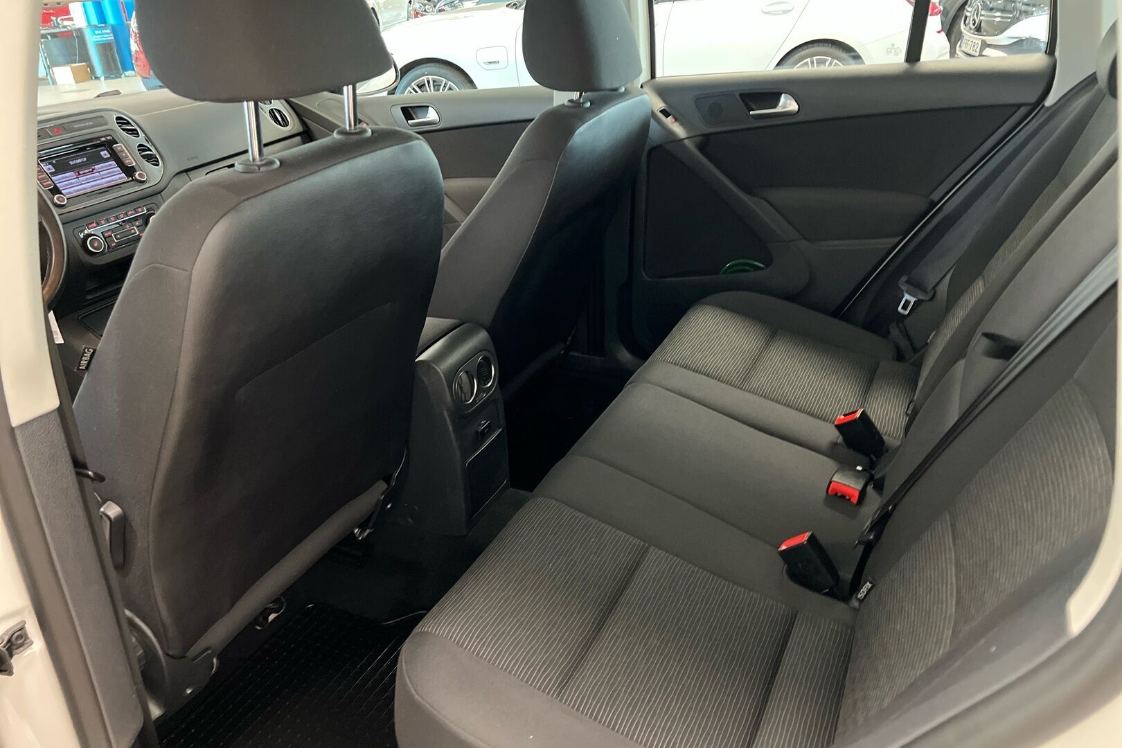 Volkswagen Tiguan iso kuva 9
