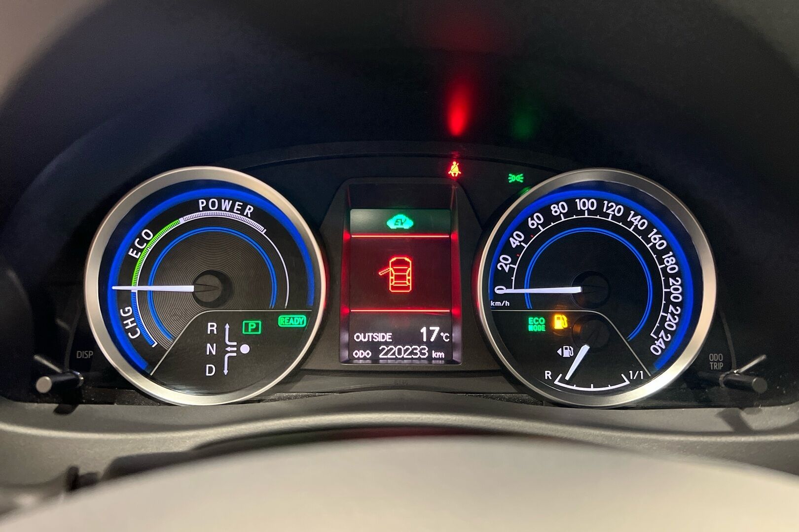 Toyota Auris iso kuva 11