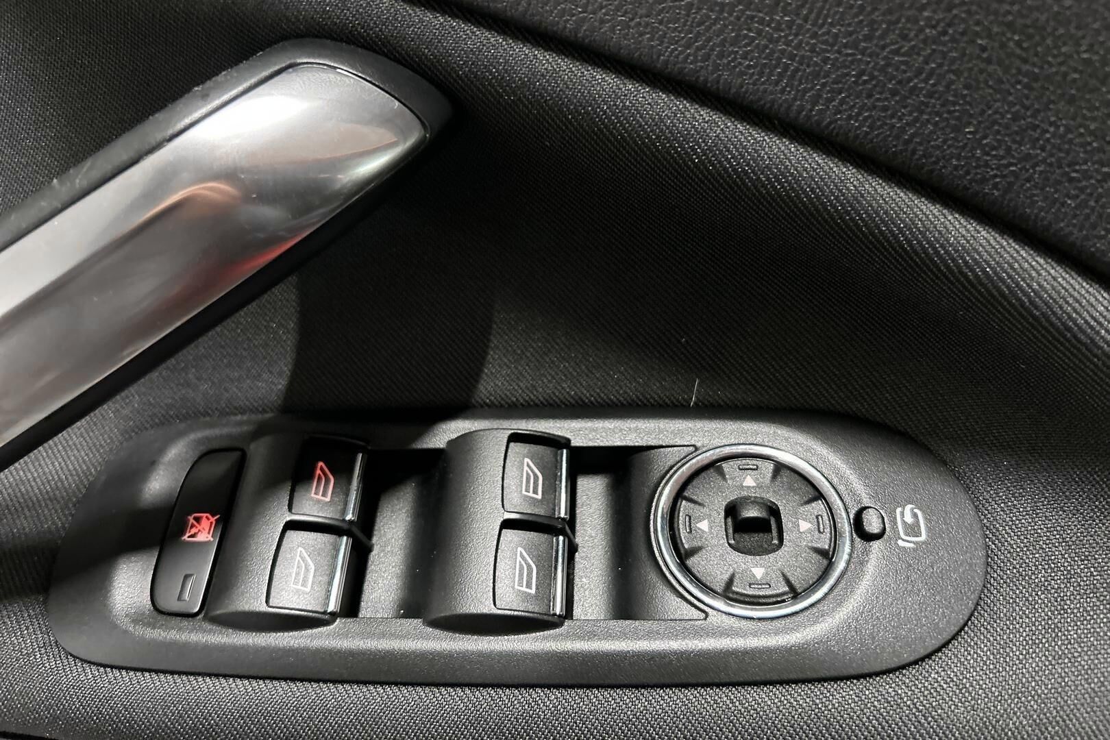 Ford Mondeo iso kuva 22