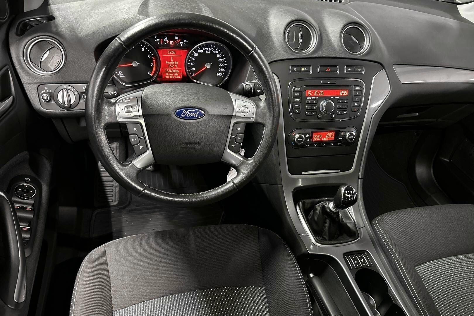 Ford Mondeo iso kuva 25