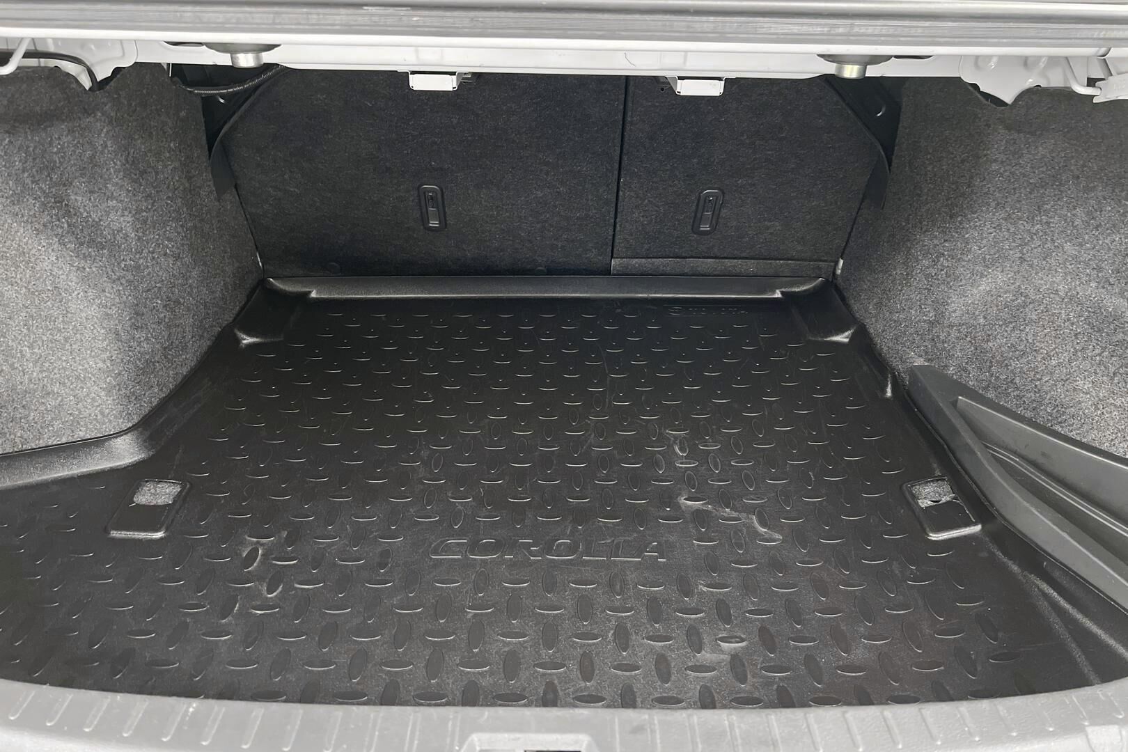 Toyota Corolla iso kuva 12