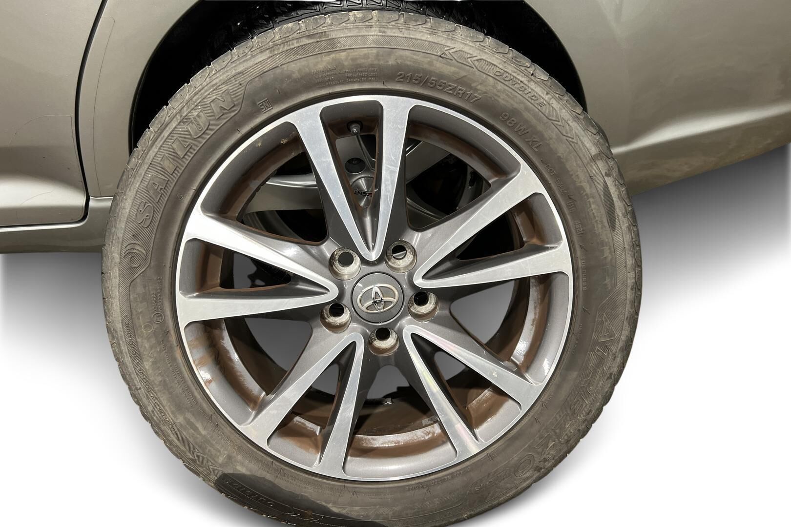 Toyota Avensis iso kuva 19