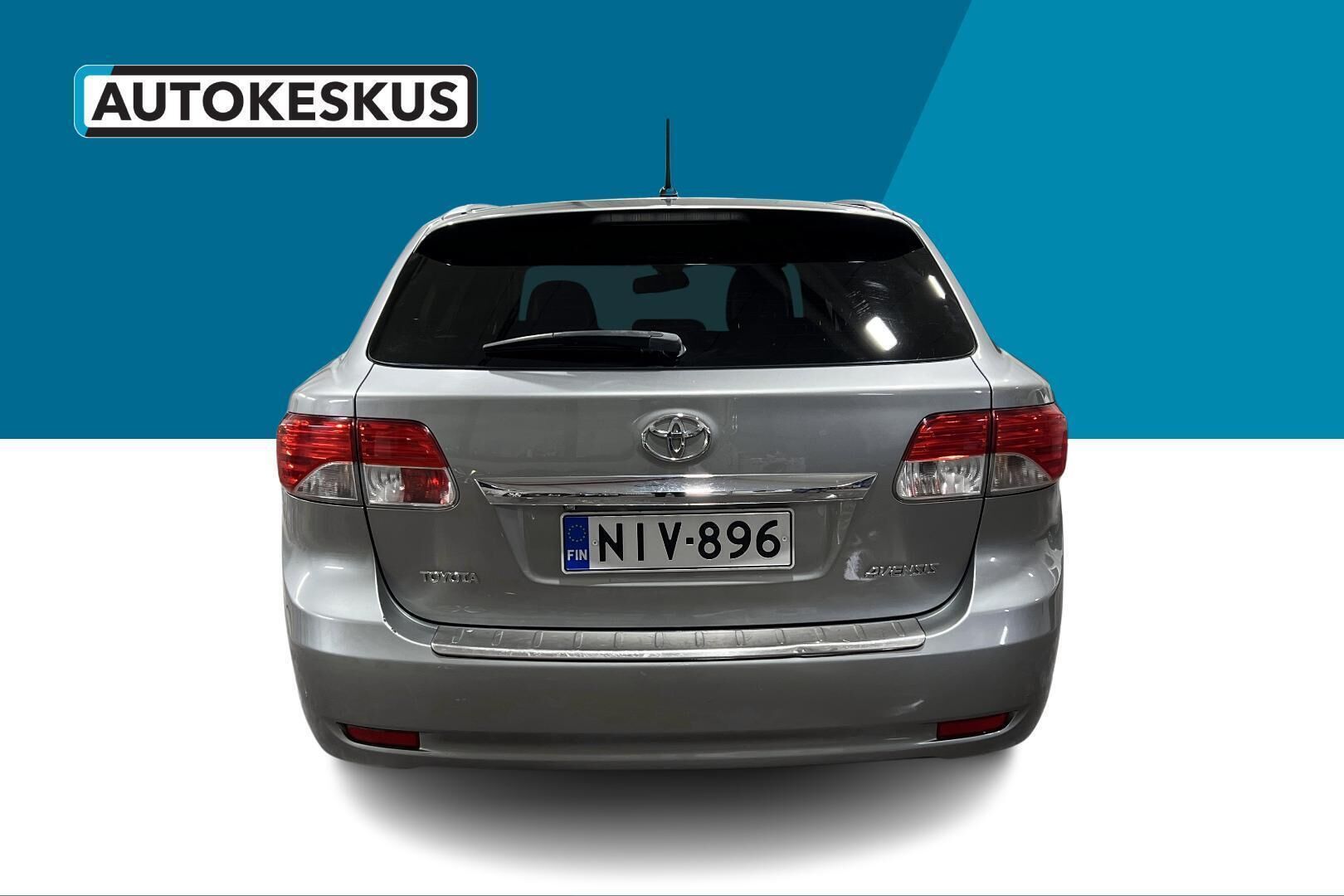 Toyota Avensis iso kuva 6
