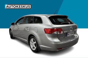 Toyota Avensis esikatselu 7