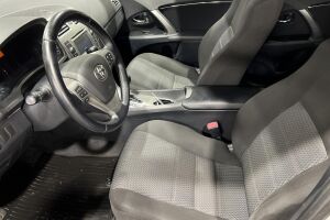 Toyota Avensis esikatselu 9