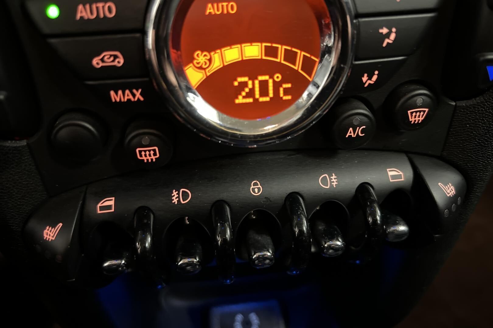 MINI Cooper iso kuva 20