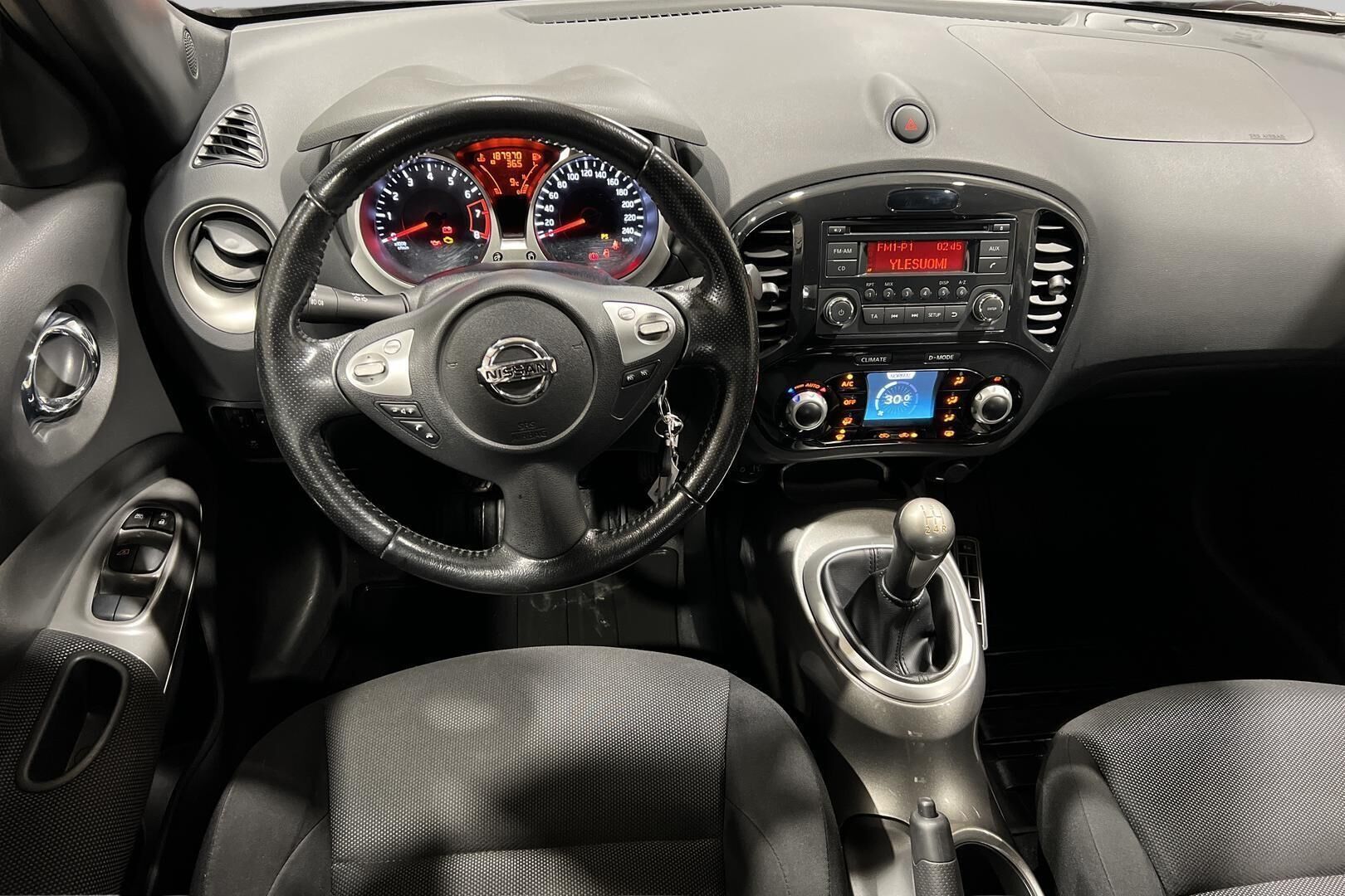 Nissan Juke iso kuva 10