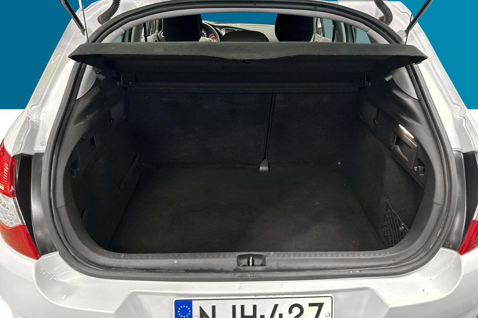 Citroen C4 iso kuva 12