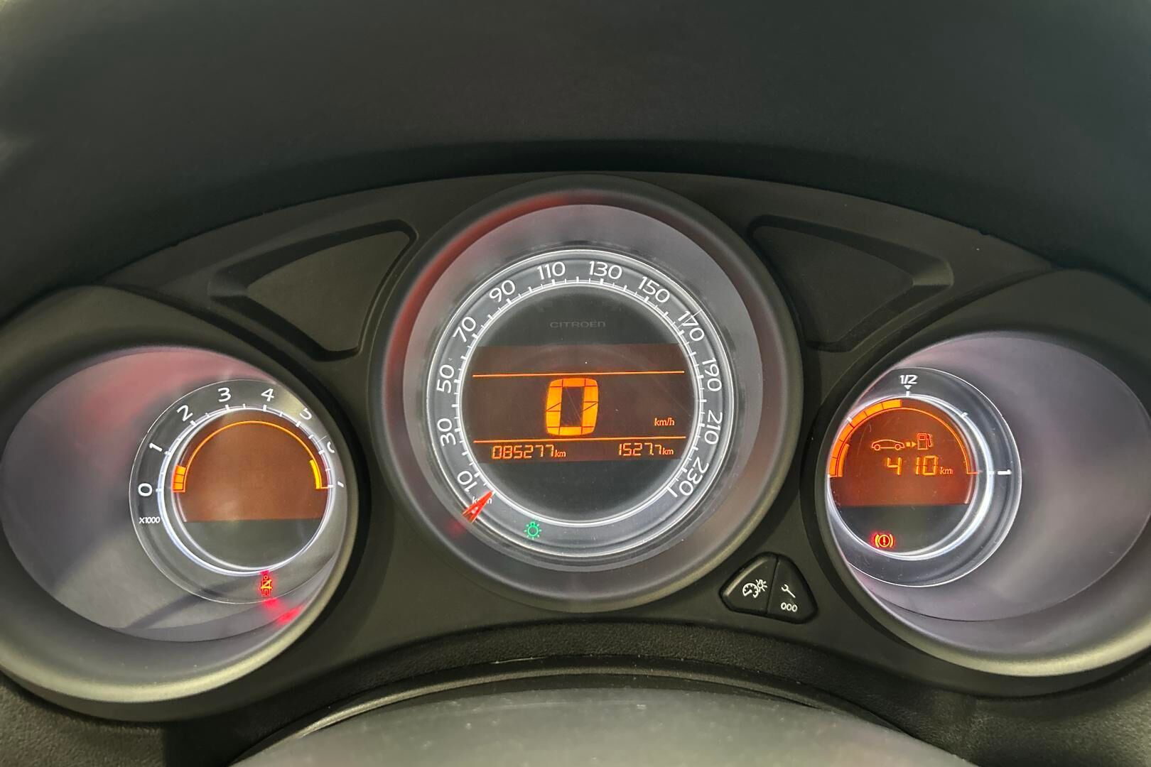 Citroen C4 iso kuva 14