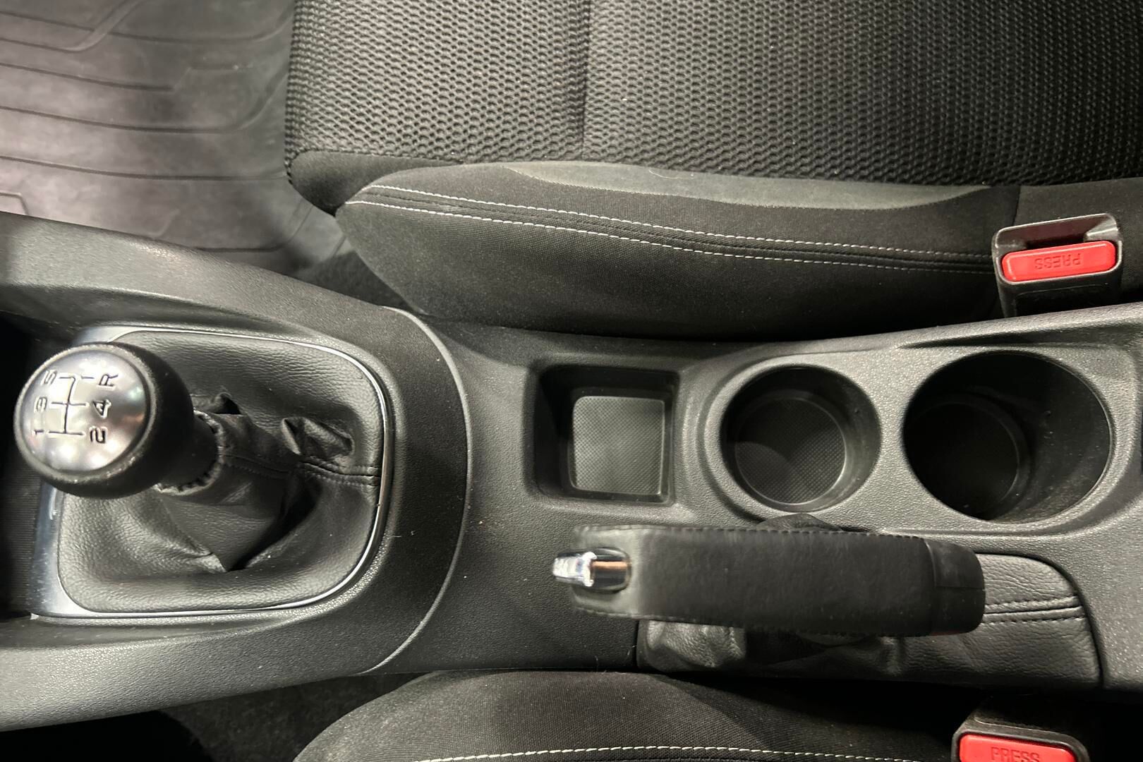 Citroen C4 iso kuva 20