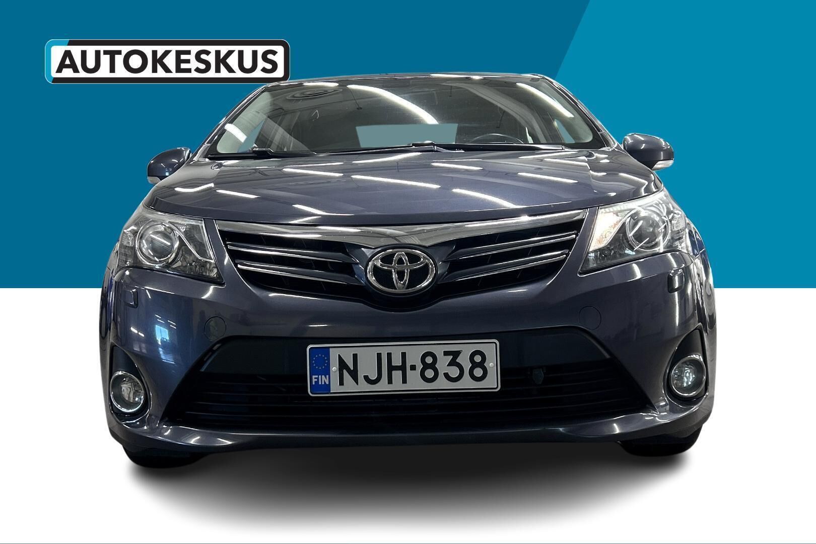 Toyota Avensis iso kuva 1