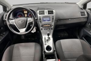Toyota Avensis esikatselu 10