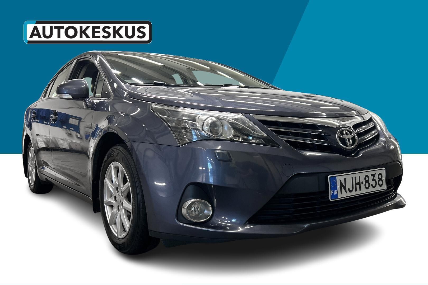 Toyota Avensis iso kuva 2