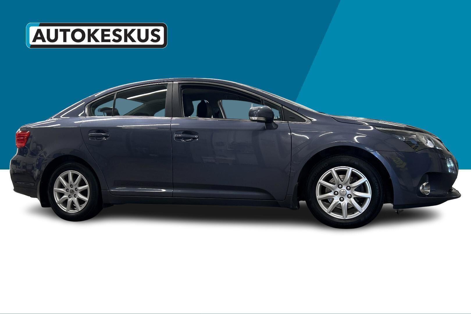 Toyota Avensis iso kuva 3