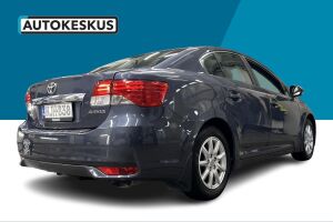 Toyota Avensis esikatselu 4