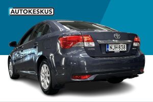 Toyota Avensis esikatselu 6